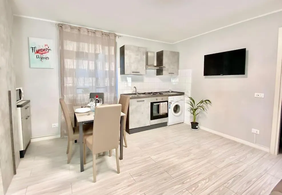 Appartamento Elegant Apartment- 8 Mins Walk To Center - Free Parking Côme