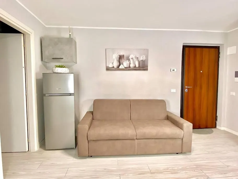 Elegant Apartment- 8 Mins Walk To Center - Free Parking Côme Italia