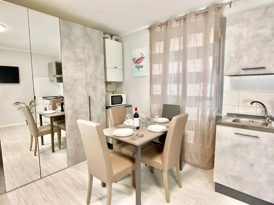 Appartamento Elegant Apartment- 8 Mins Walk To Center - Free Parking Côme