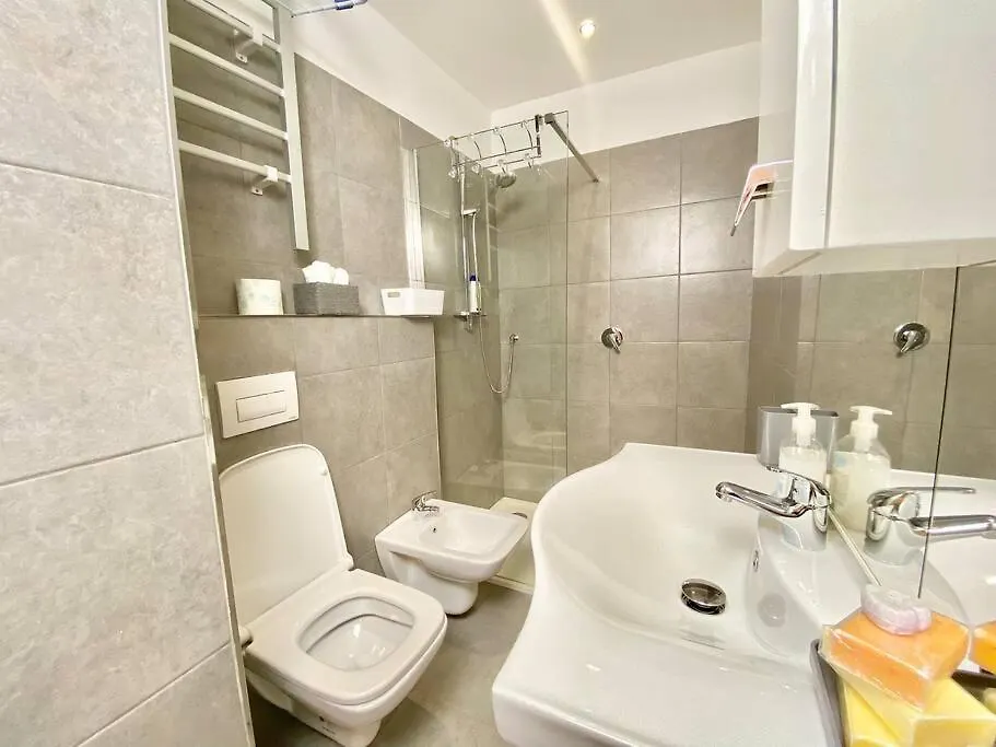 Appartamento Elegant Apartment- 8 Mins Walk To Center - Free Parking Côme Italia